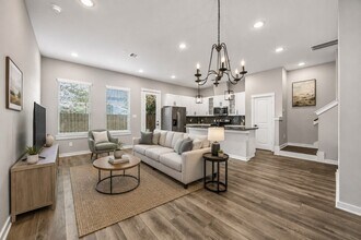 Building Photo - 6713 Parker Grv Ln