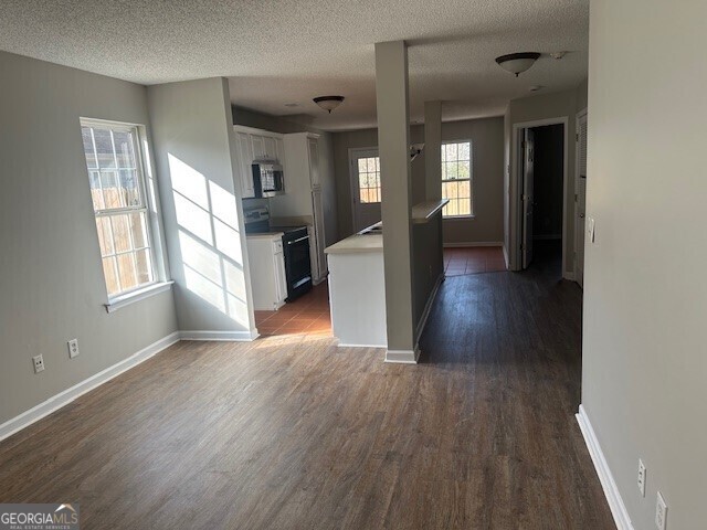 Foto del edificio - 1629 Hallmark Hills Dr