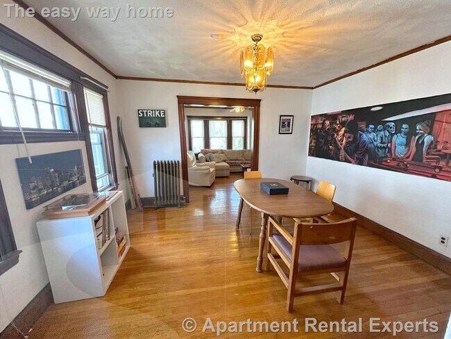 Building Photo - East Arlington 2 Bedroom - Parking - Well ...