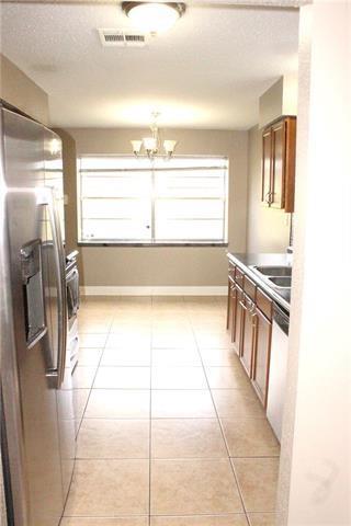 Building Photo - 110 N Kings Ct