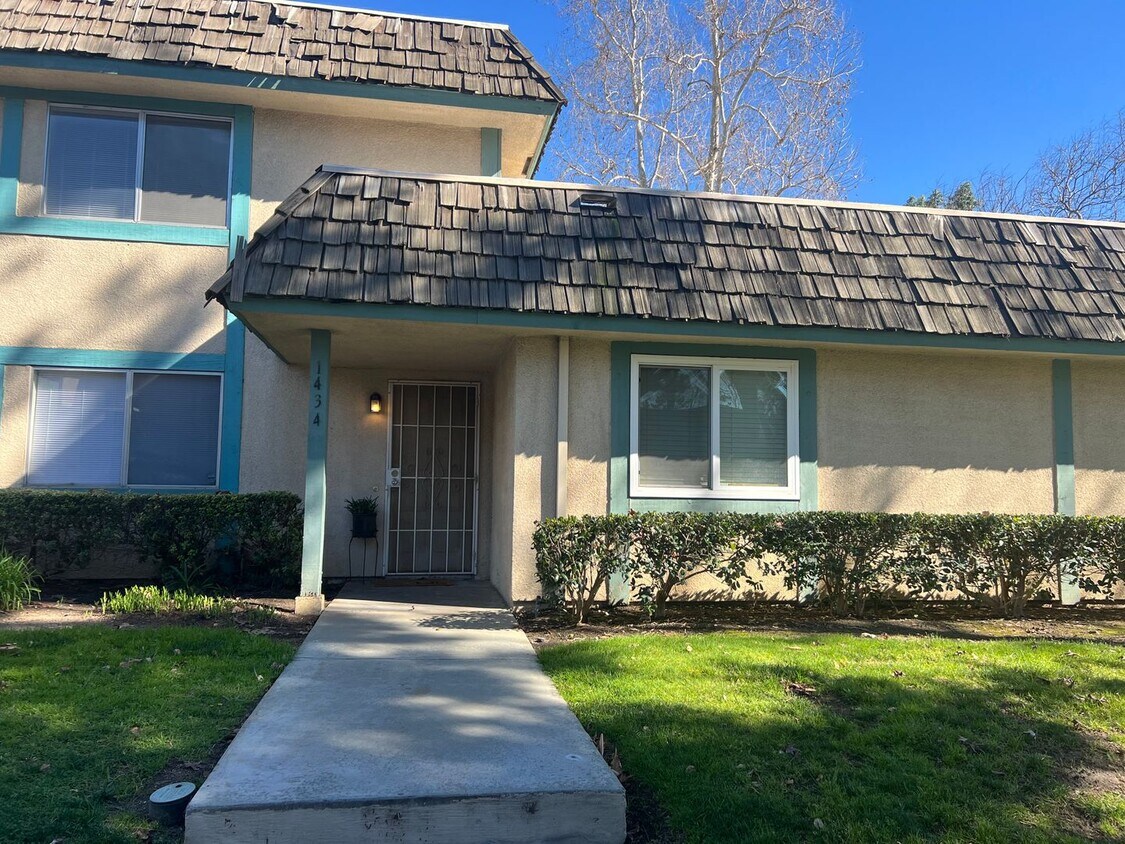 Primary Photo - Upgraded 2 bedroom/2 bathroom condo!