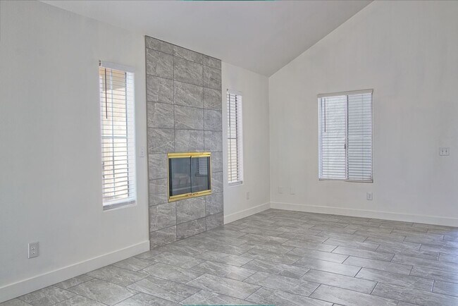 Foto del edificio - 73969 Olive Ct