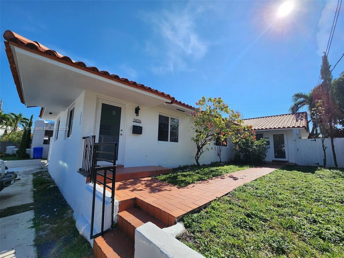 Foto principal - 1828 NW 4th St