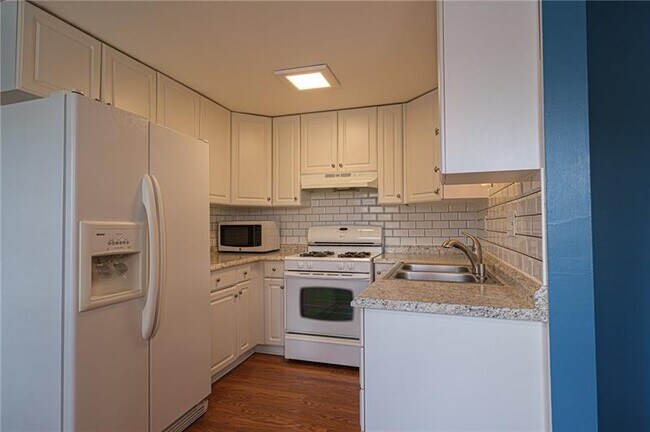 Foto del edificio - 84 Cortland Dr W