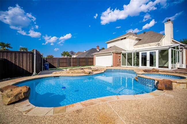 Foto del edificio - 6817 Chateau Dr