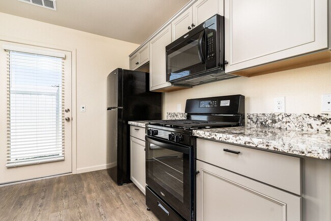 Foto del edificio - 2538 Oakmont Cir