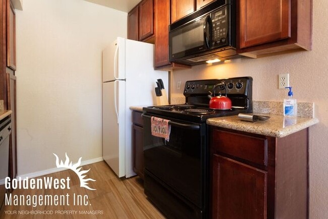 Building Photo - Updated 2Bdm 2Ba Condo Close to Old Town Scottsdale!
