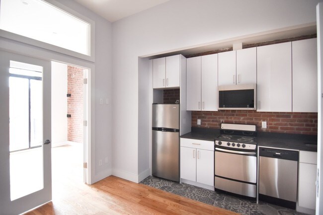 Building Photo - 462 W 146th St