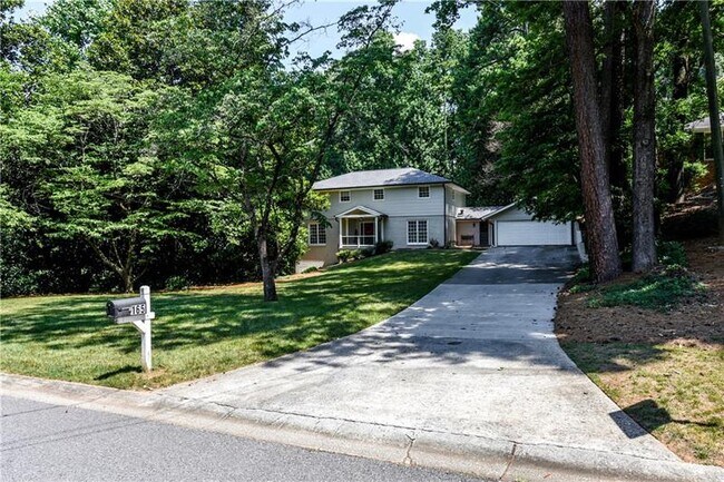 Foto del edificio - 165 Forrest Lake Dr NW