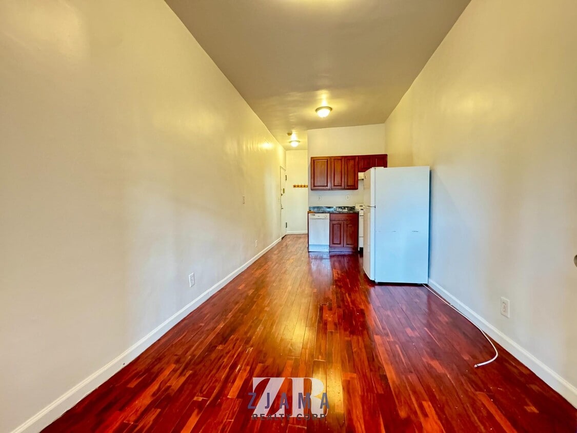 Primary Photo - 647 Prospect Pl
