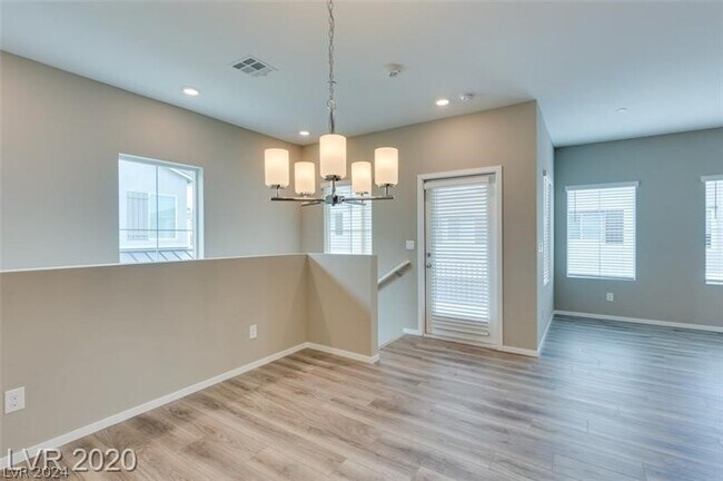 Building Photo - 524 Mossy Cup St