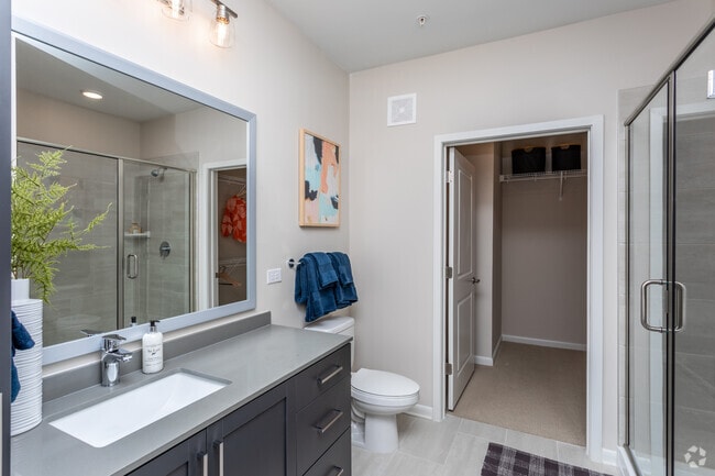 1HAB, 1BA -769 ft² - Live 8 West