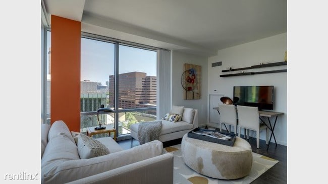 Building Photo - 350 Kendall St