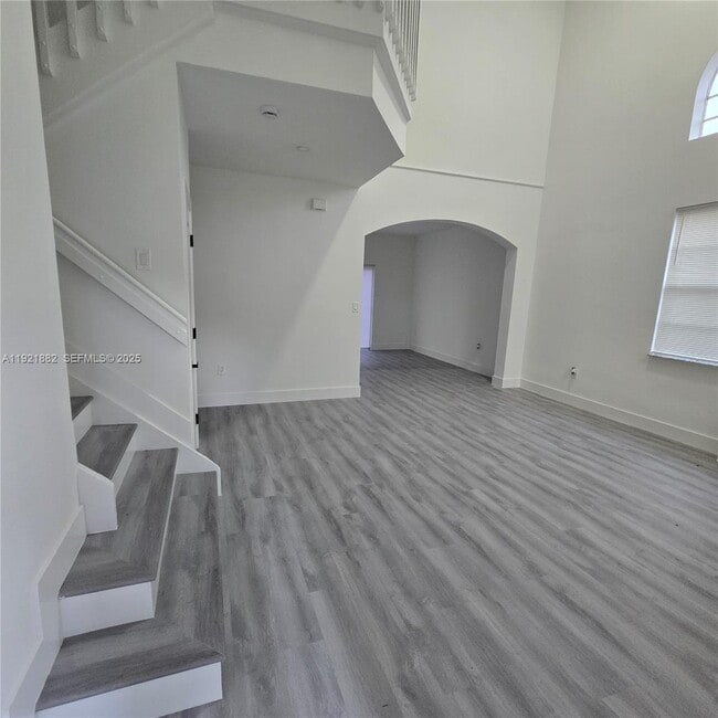 Building Photo - 4276 NE 26th Ct