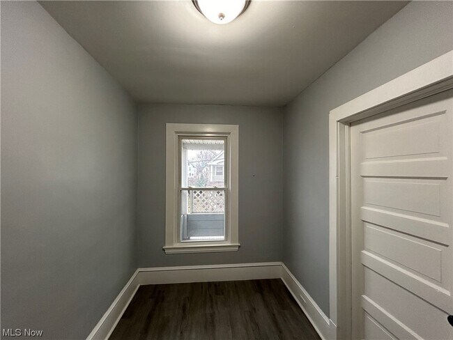 Foto del edificio - 2204 Hurley Ave