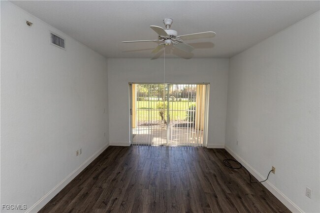 Foto del edificio - 6481 Aragon Way