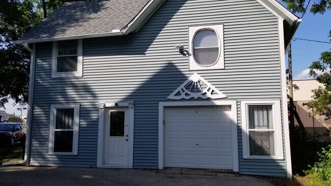Garaje de la cochera - 304 Summit Ave