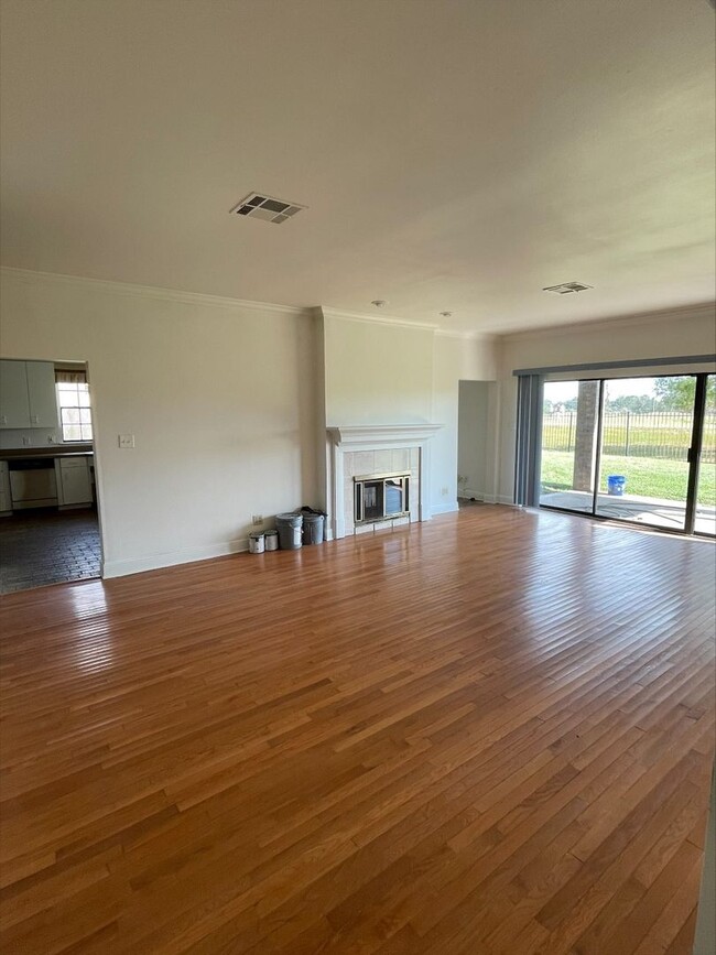Foto del edificio - 4 bedroom single family home for rent