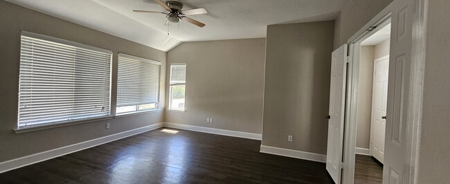 Building Photo - 2515 Eastwood Ln