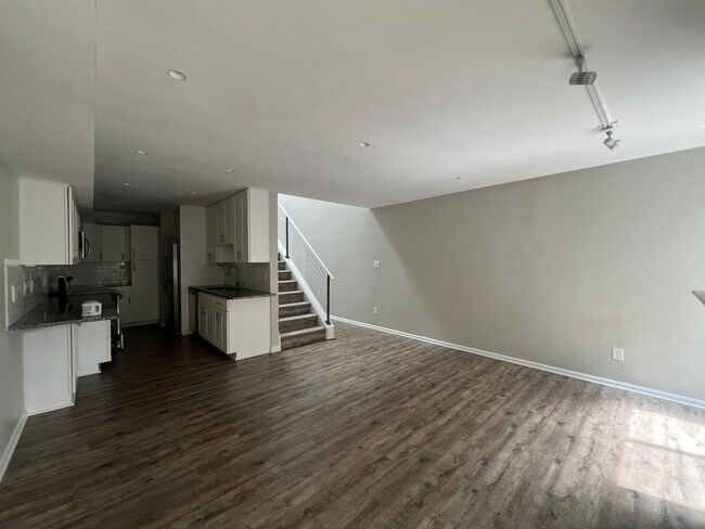 Foto del edificio - SHADOWLAWN - California Condo