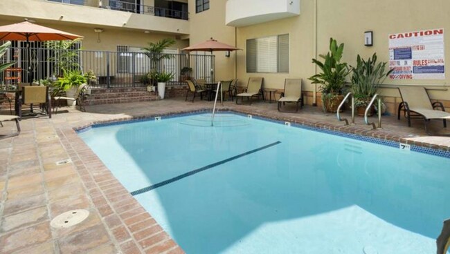 Foto del edificio - 1209 N Kings Rd