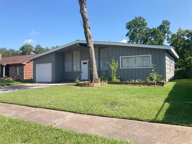 Foto del edificio - 1311 Parkside Dr