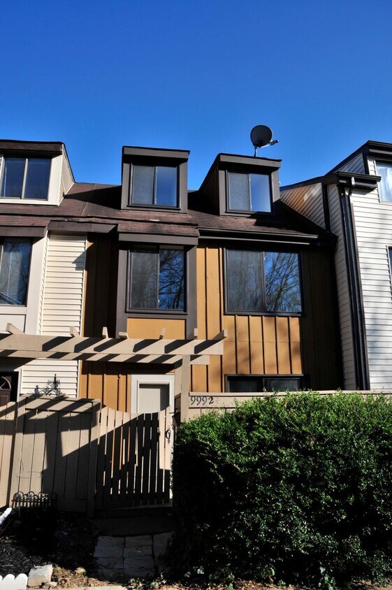 Foto principal - 9992 Forest View Pl