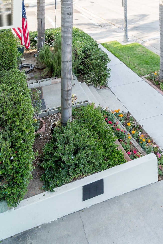 Foto del edificio - 1475 Pine Ave