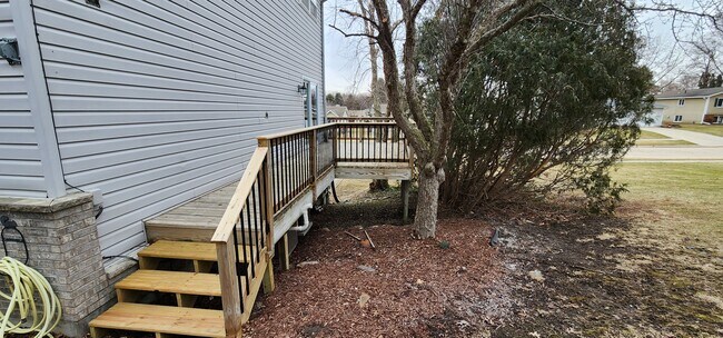 Foto del edificio - 803-809 Cheshire Ct