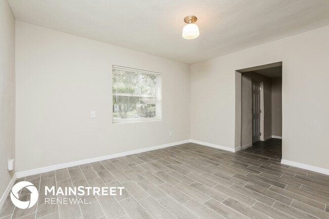 Building Photo - 913 Bethune Dr