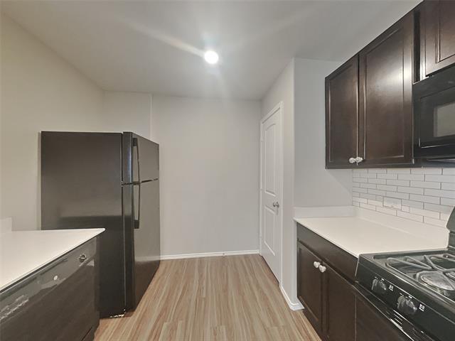 Foto del edificio - 5692 McClelland St