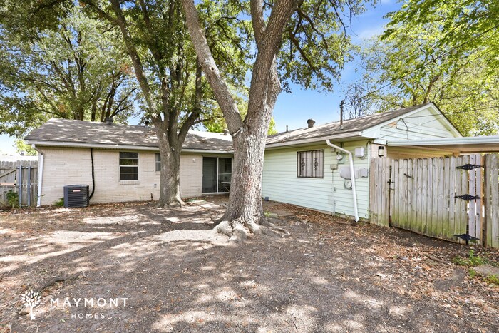 Building Photo - Single-Story Mesquite Home with Fenced Backyard