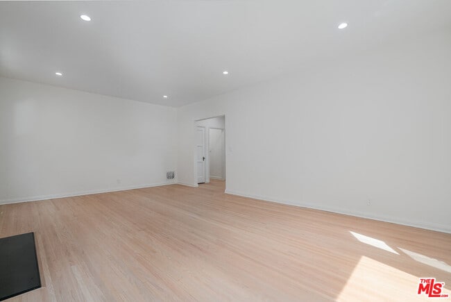 Building Photo - 1209 S Highland Ave