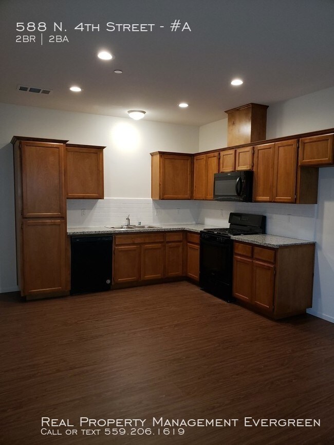 Foto del edificio - 588 N 4th St