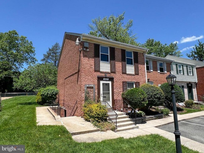Foto del edificio - 12824 Epping Terrace