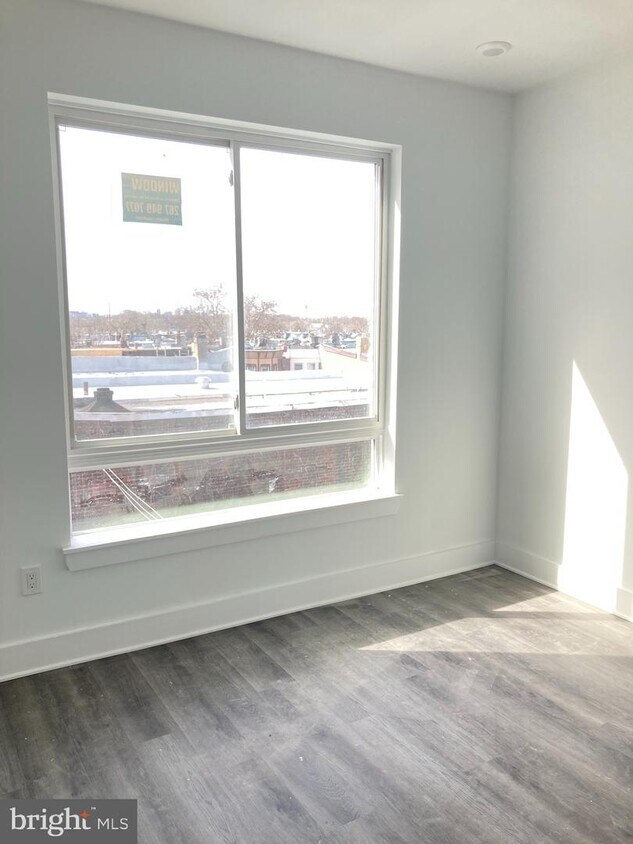 Foto principal - 2202 W Lehigh Ave