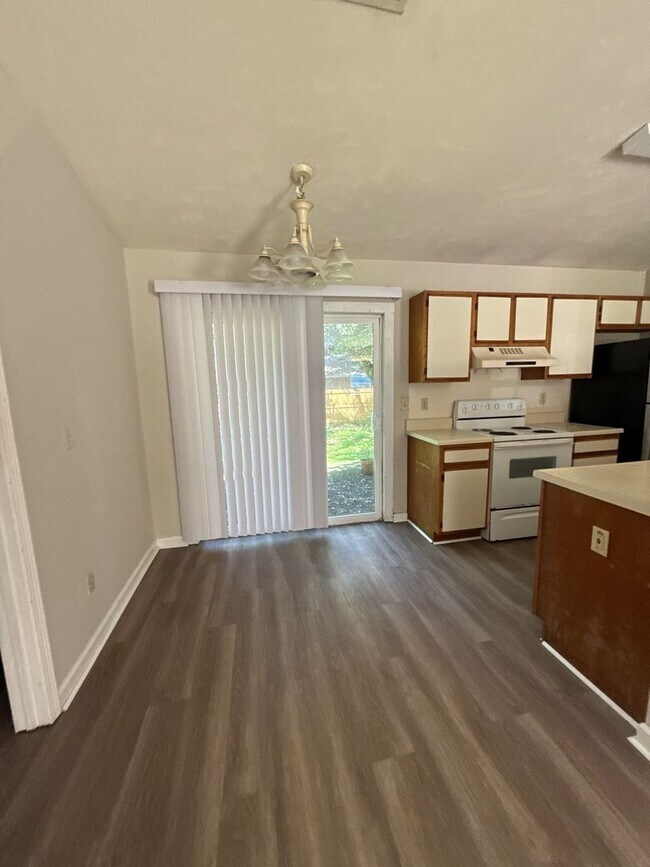 Building Photo - 904 Bald Eagle Run