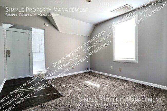 Building Photo - Nice 2 Bedroom 1 Bath on SE Side
