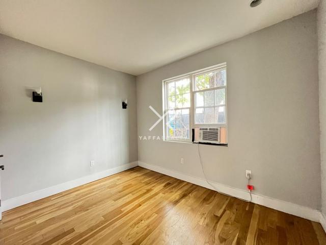 Building Photo - 3 bedroom in BROOKLYN NY 11205