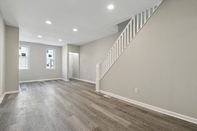Building Photo - Newly Renovated 3 Bedroom Home