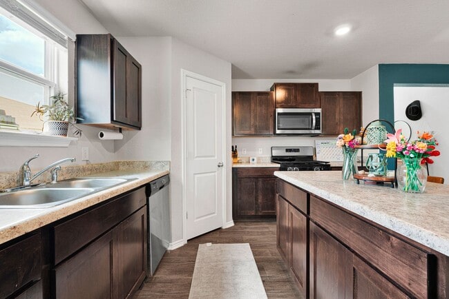 Building Photo - Charming 4-Bedroom Home in Valley Ranch – Resort-Style Amenities & Prime Location!