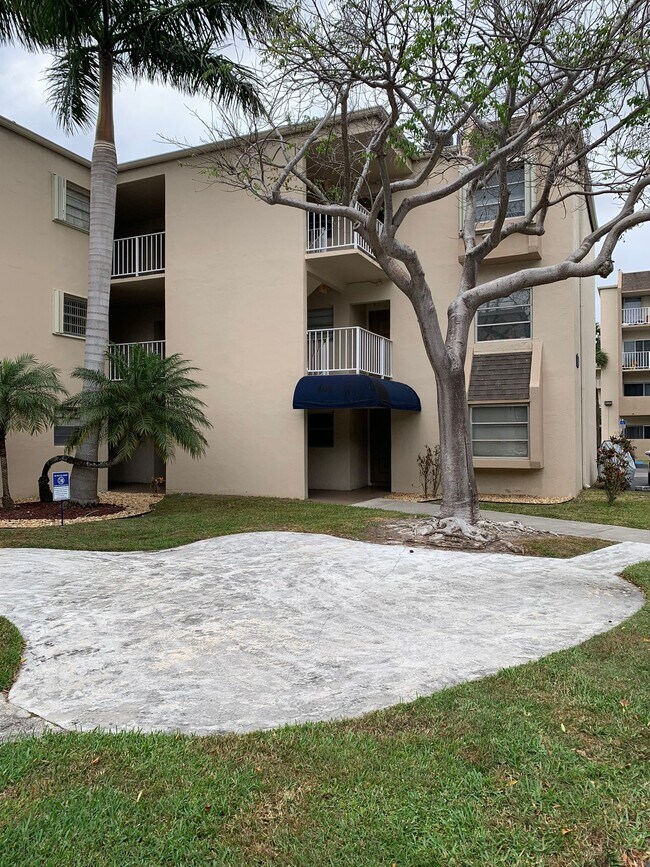 7705 SW 86th St Unit B 115, Miami, FL 33143 Condo for Rent in Miami, FL