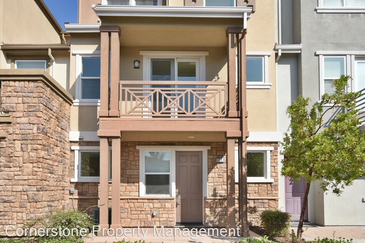 Foto principal - 4 br, 3 bath House - 1227 Water Lily Way