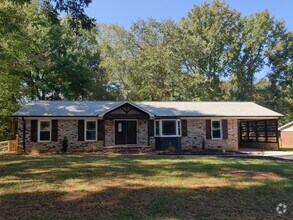 Building Photo - 1301 Leolillie Ln