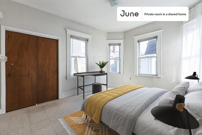 Building Photo - Room in Shared 5 bed/1.5 bath home