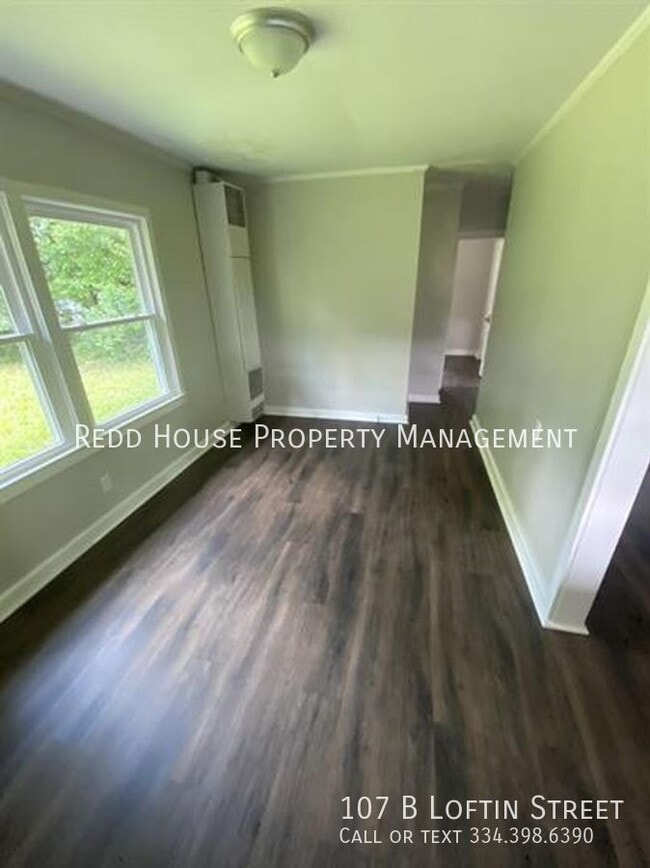 Building Photo - Quaint side of duplex in heart of Enterprise!