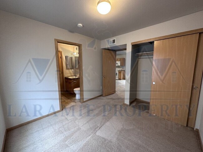 Foto del edificio - 415 Mitchell St
