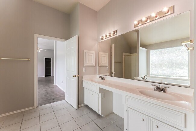 Building Photo - 9926 Murray Landing