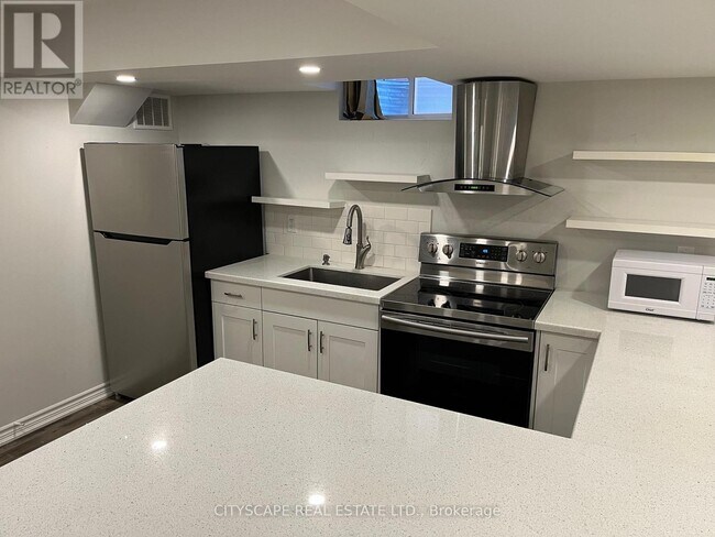 Building Photo - 27 Seafair Cresent