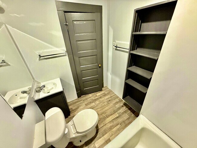 Building Photo - 3321 California St